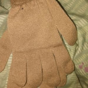 Light brown gloves
